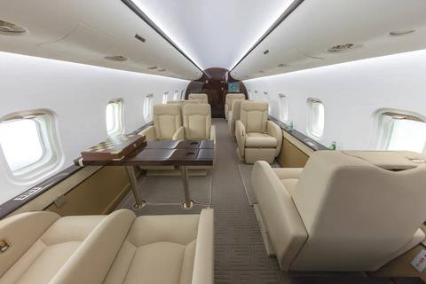 Открыть на весь экран Challenger 850 3